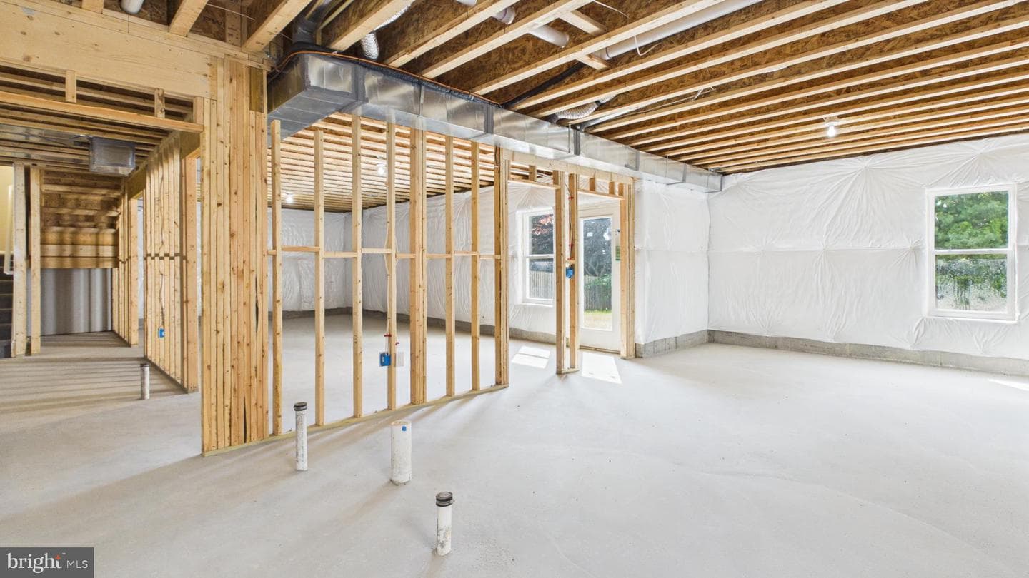 211 211 Princess Caroline Court photo 65