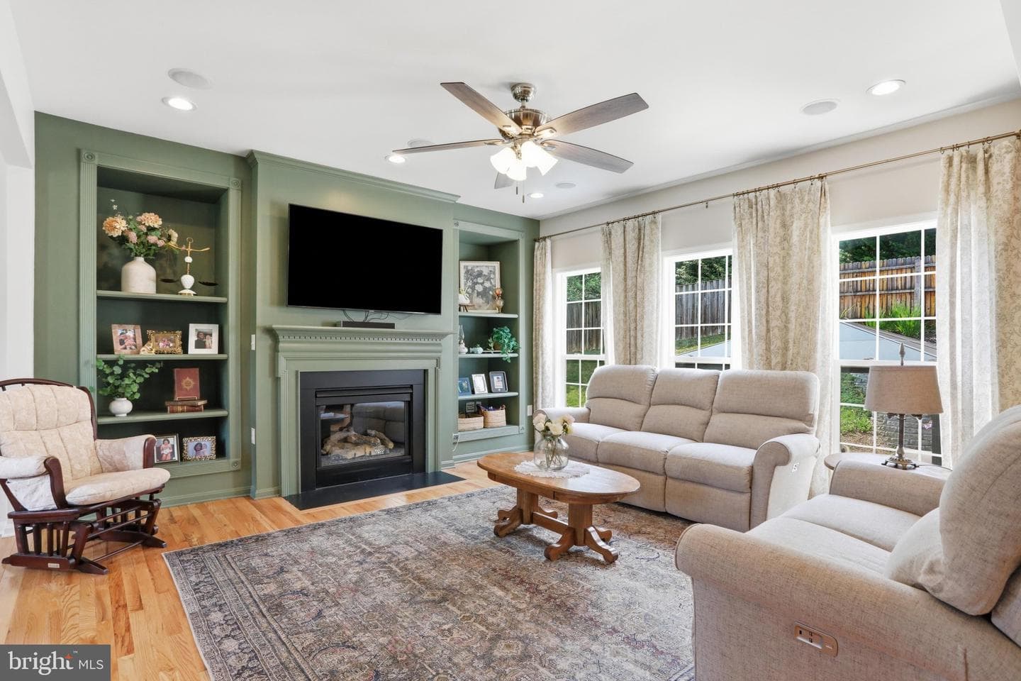 465 Meghann Dr photo 21