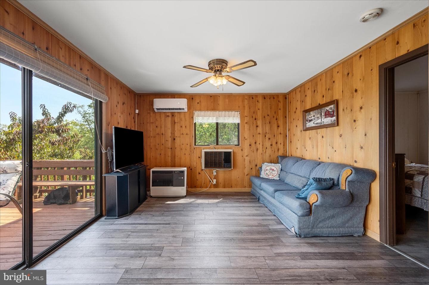 685 N Maple photo 10