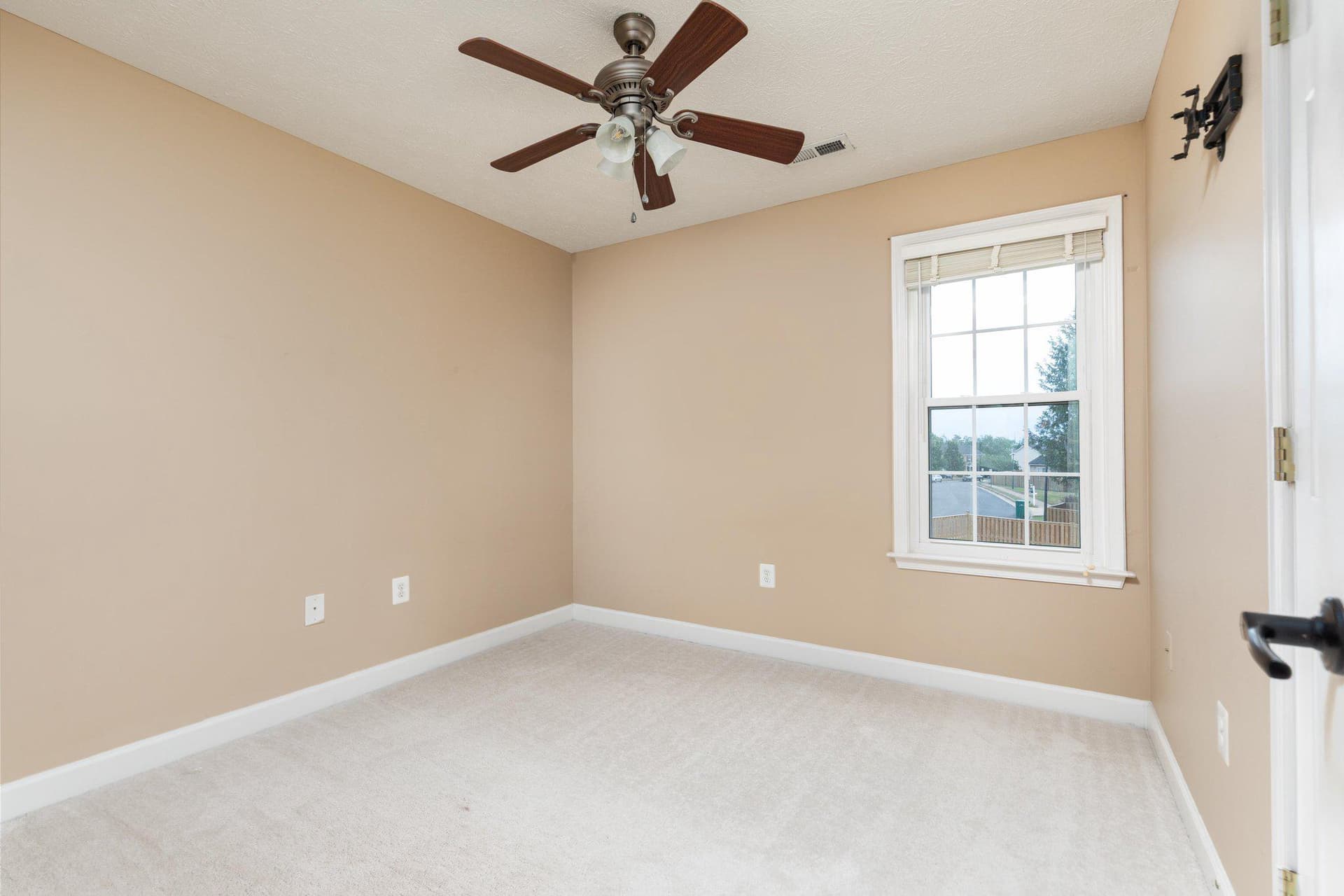 677 Dellinger Drive photo 19
