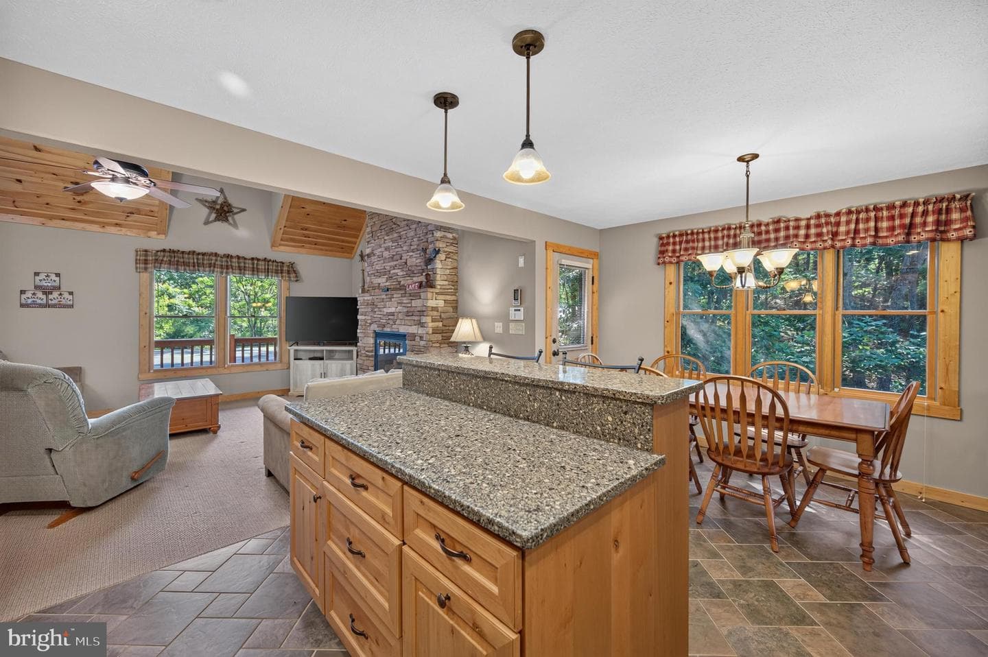 14 Vickie Way photo 20