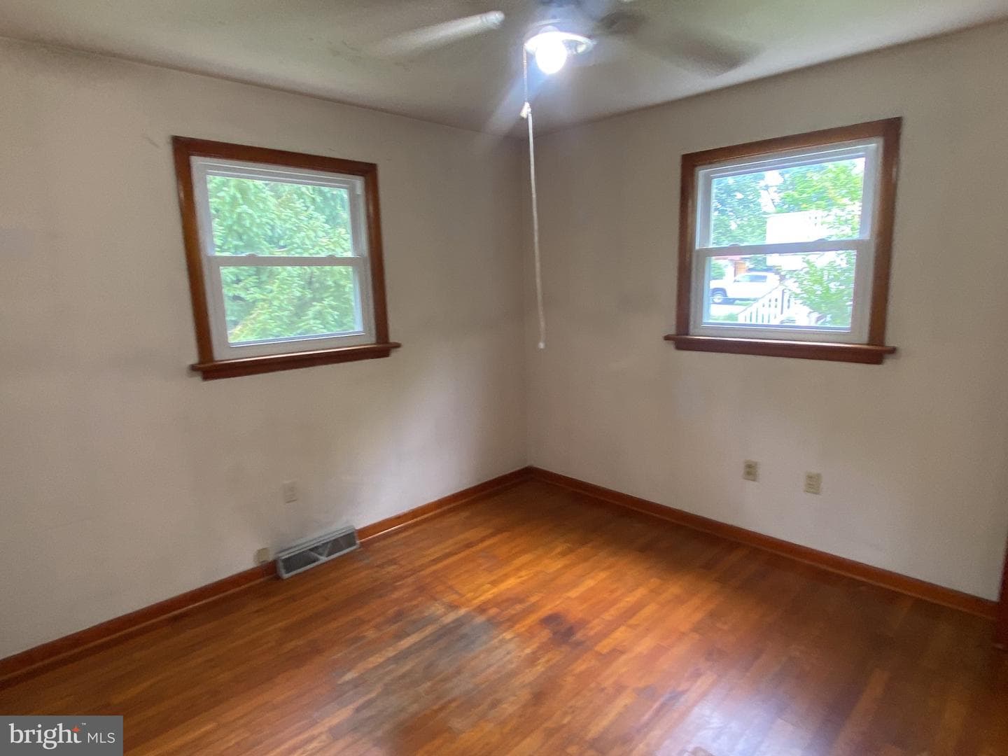 518 Ash Street photo 8