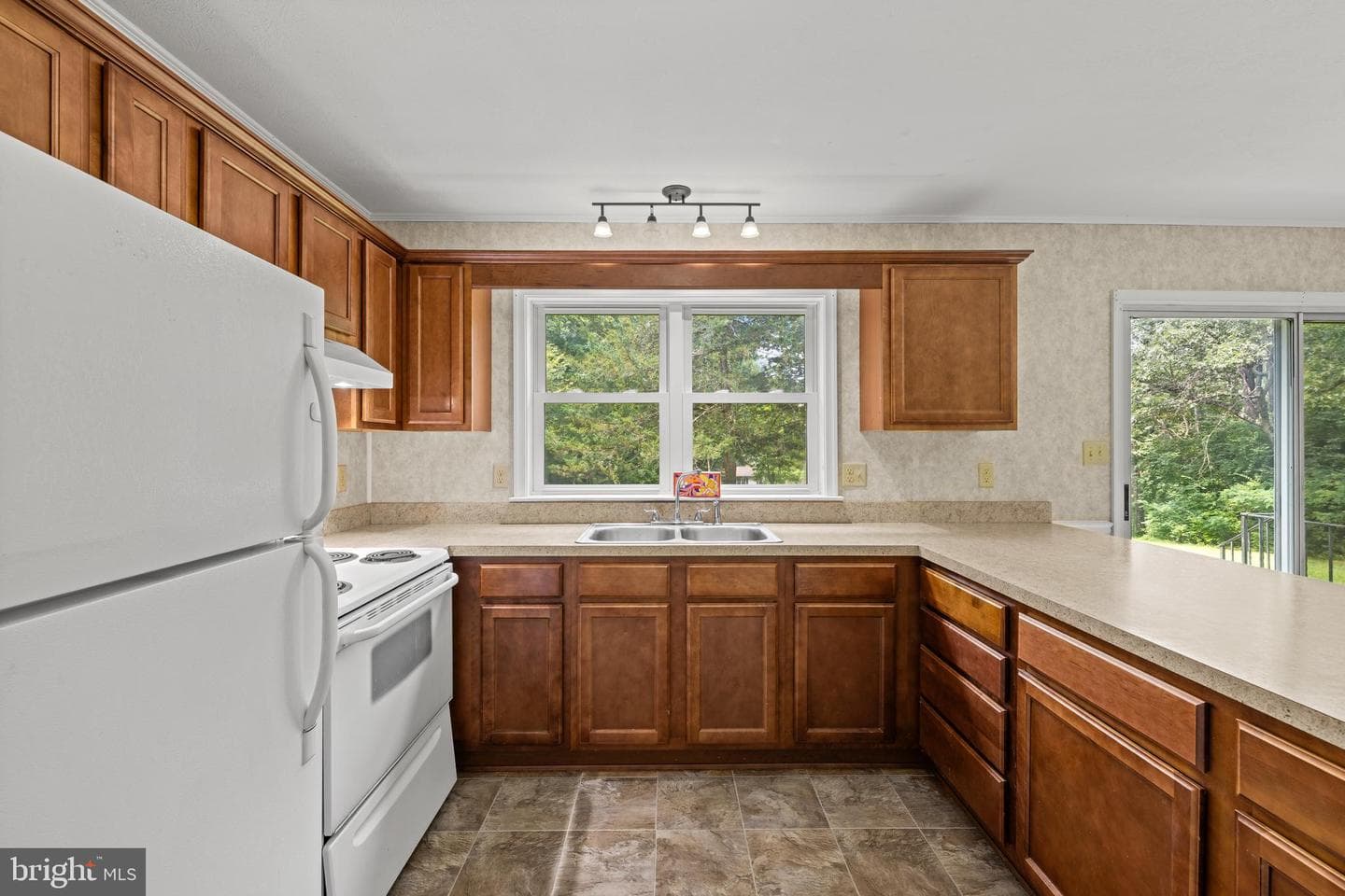 1077 Fleming Park Road photo 10