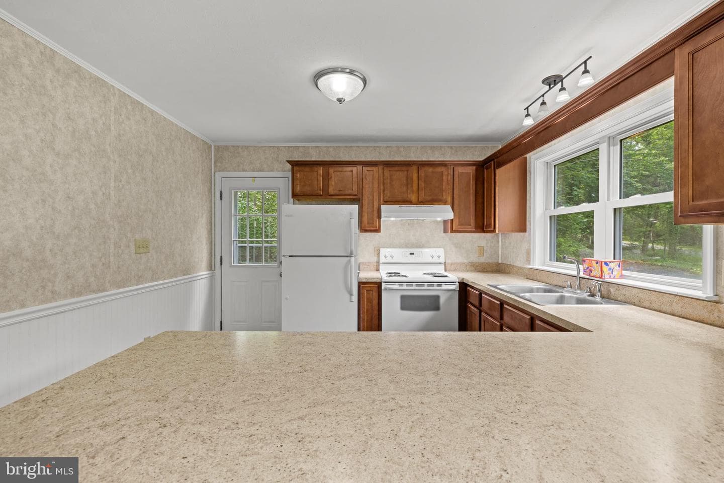 1077 Fleming Park Road photo 11