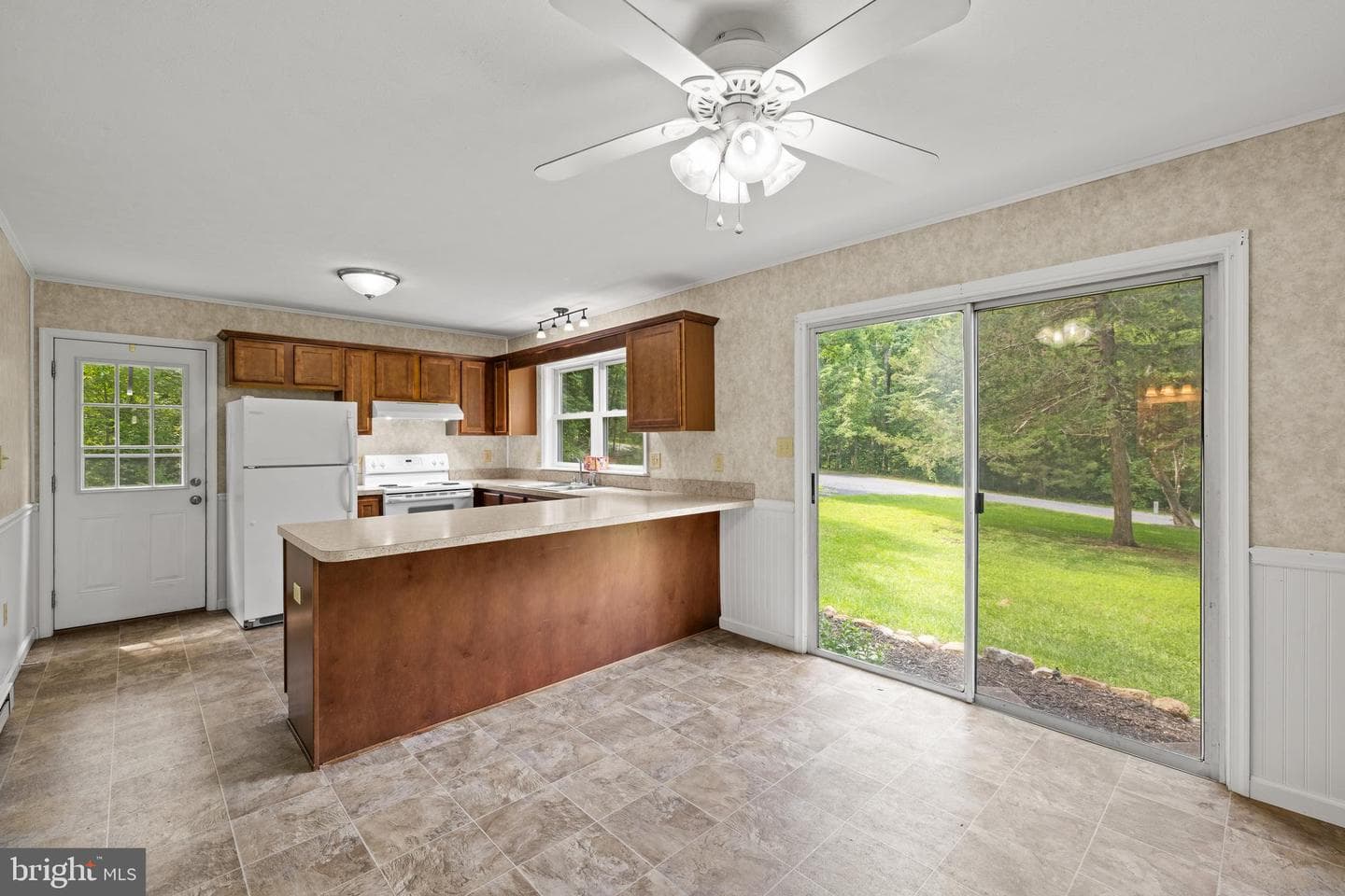 1077 Fleming Park Road photo 17