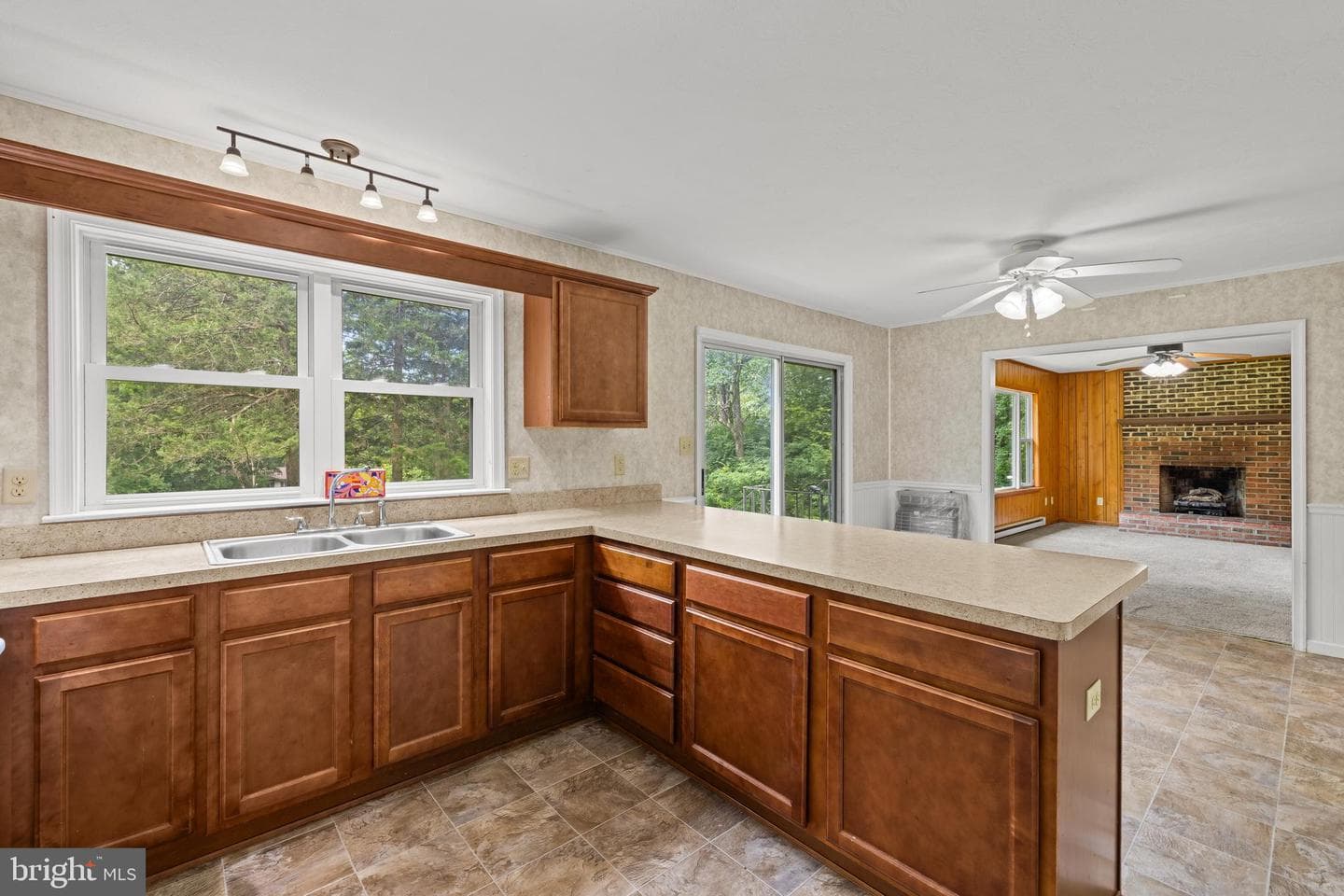 1077 Fleming Park Road photo 20