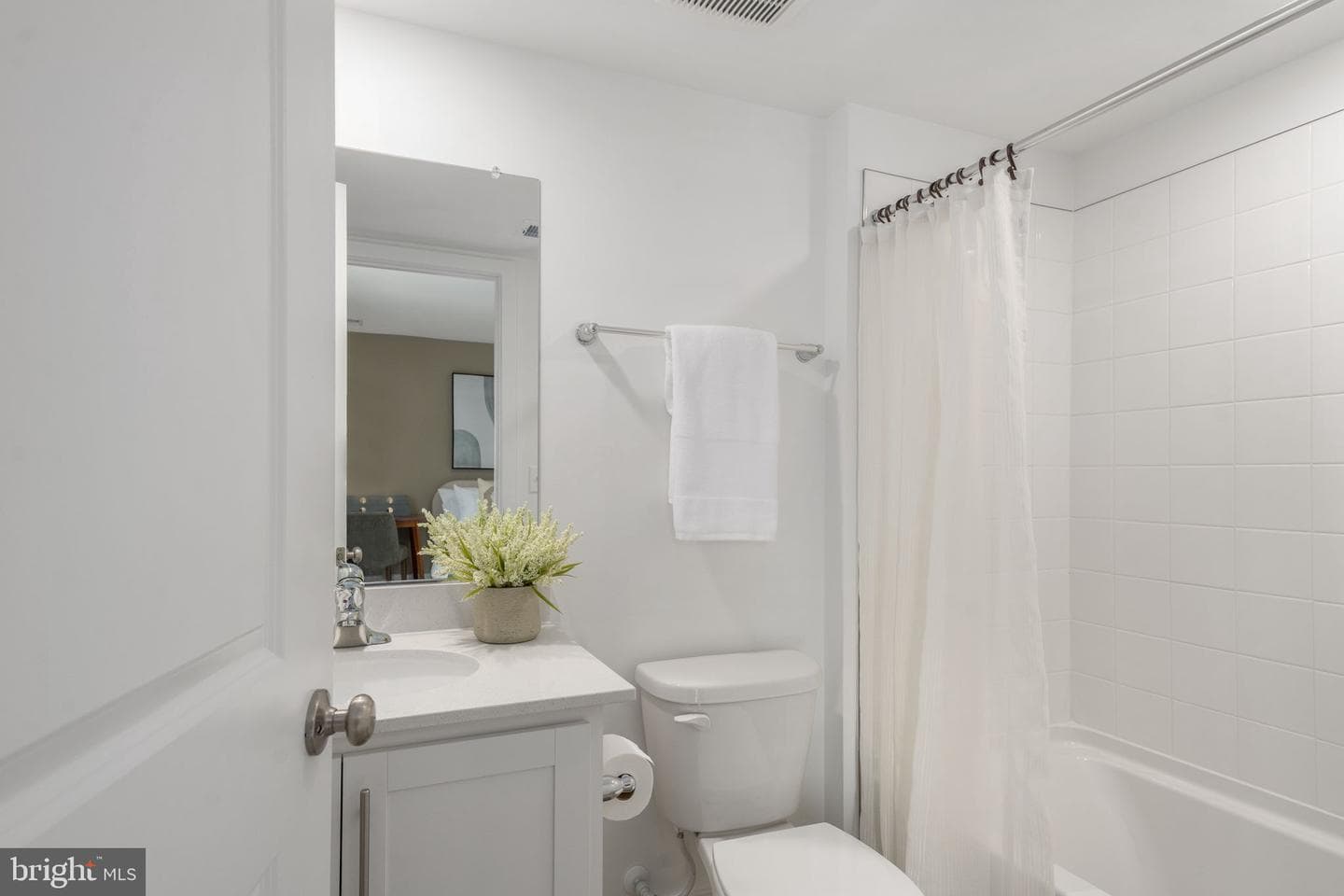 460 Sophie Street photo 38