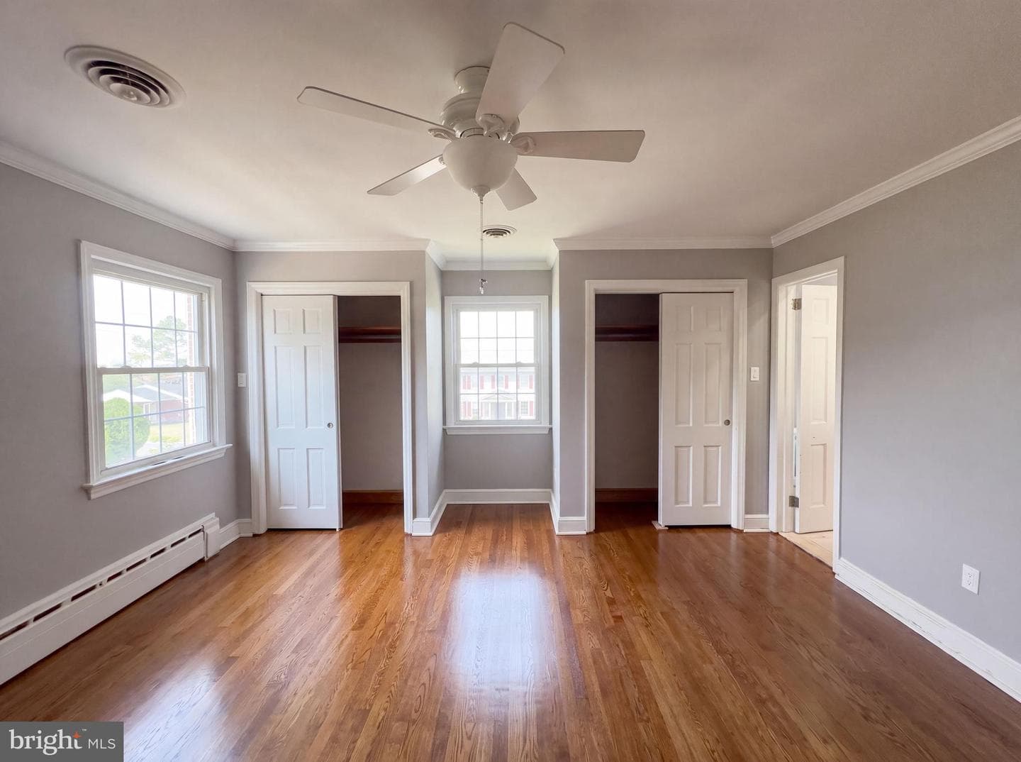494 Walton Street photo 14