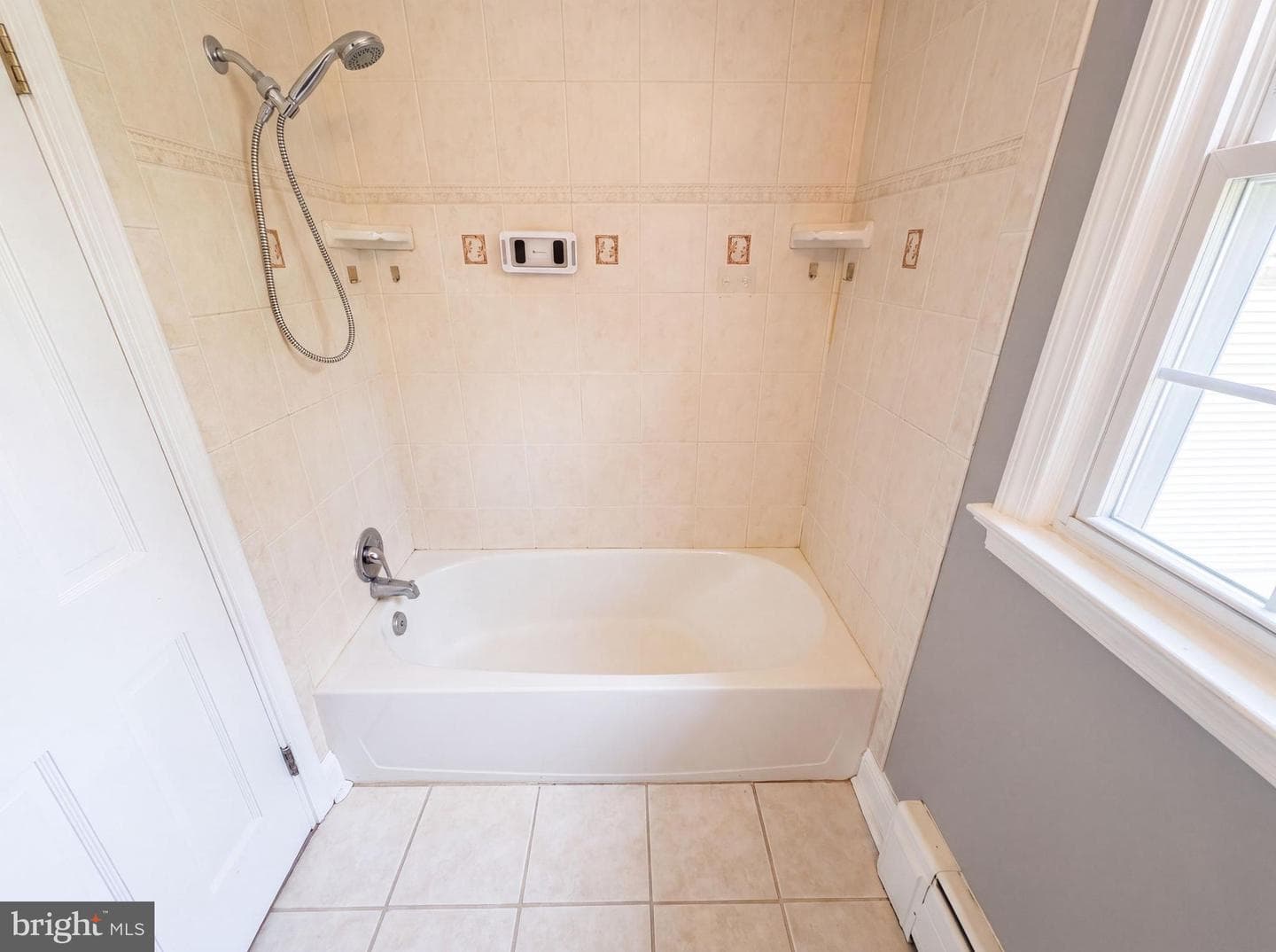 494 Walton Street photo 20