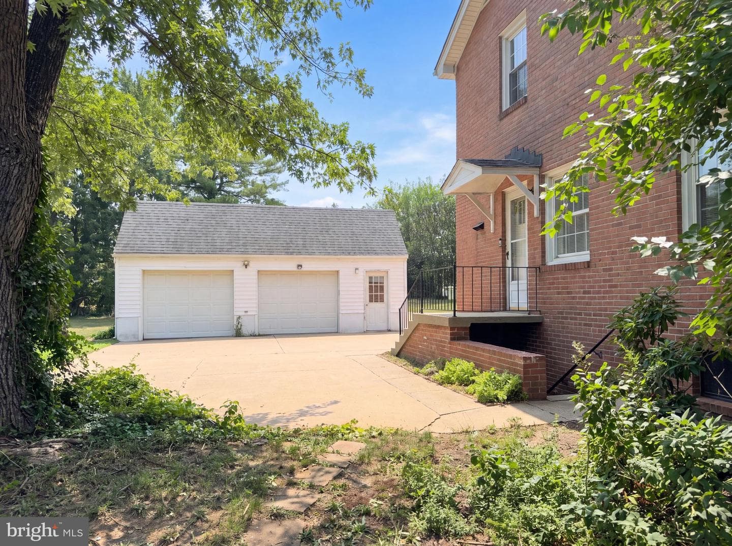 494 Walton Street photo 5
