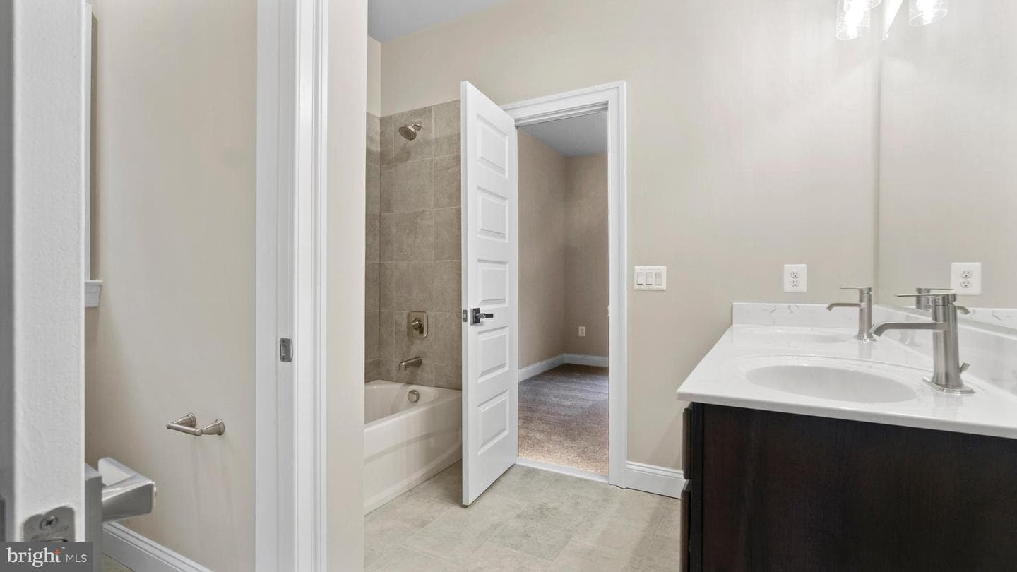 5906 Copper Mill Drive photo 31