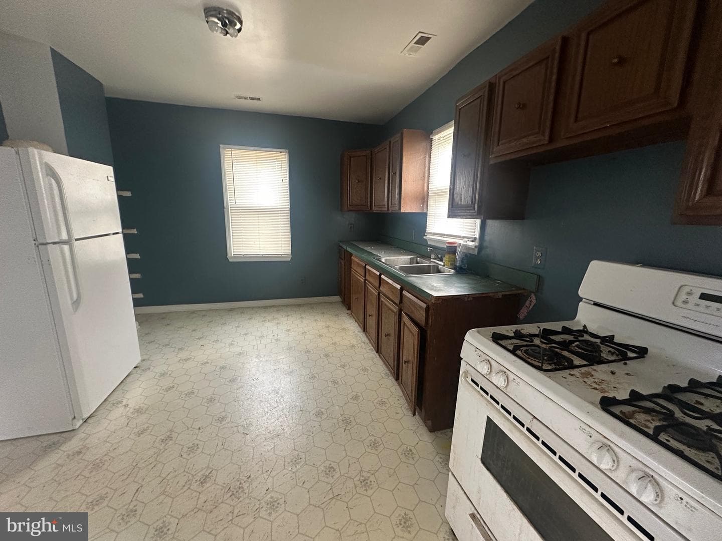 6514 Old Plank Road photo 3