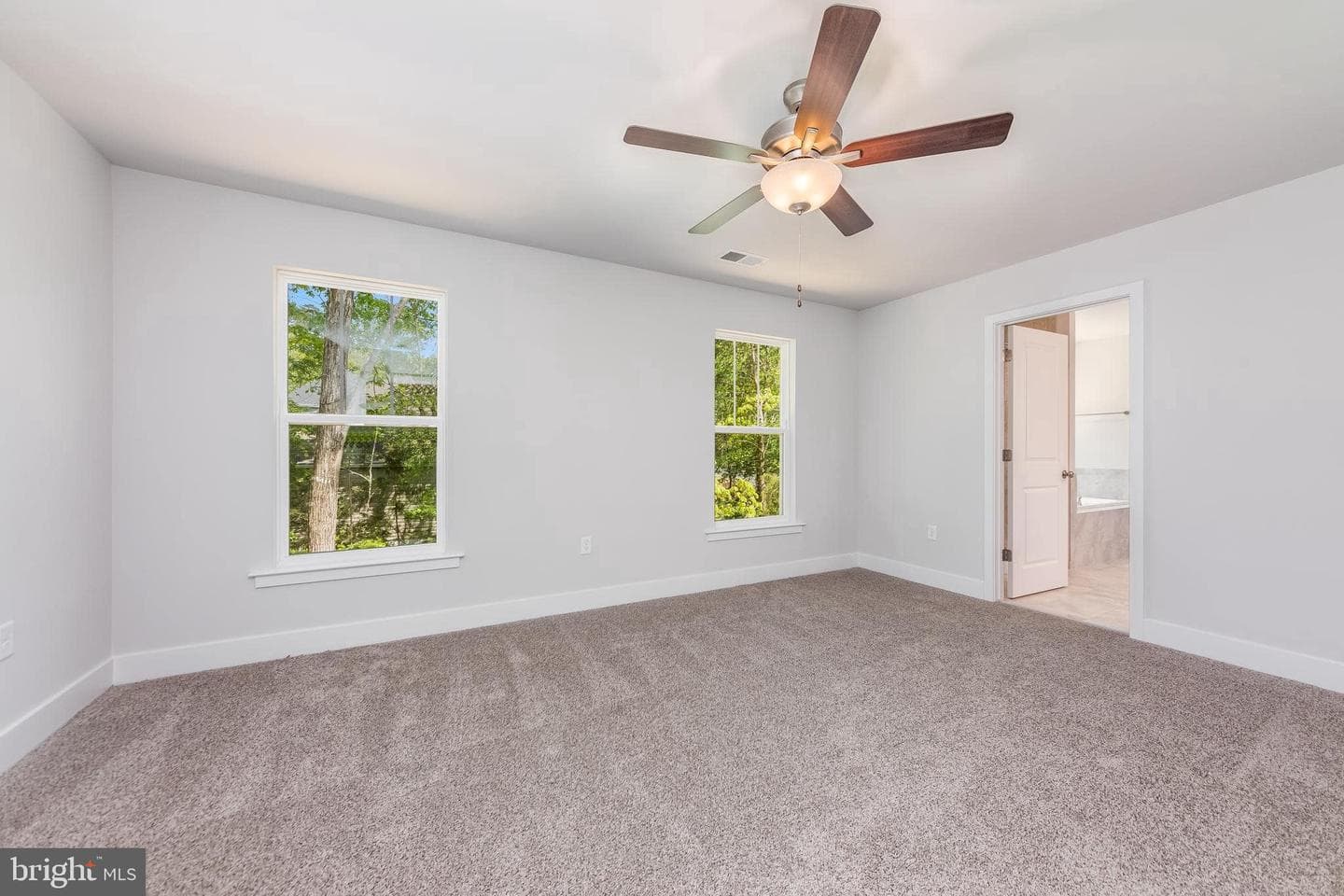 12017 N Dickinson Drive photo 19