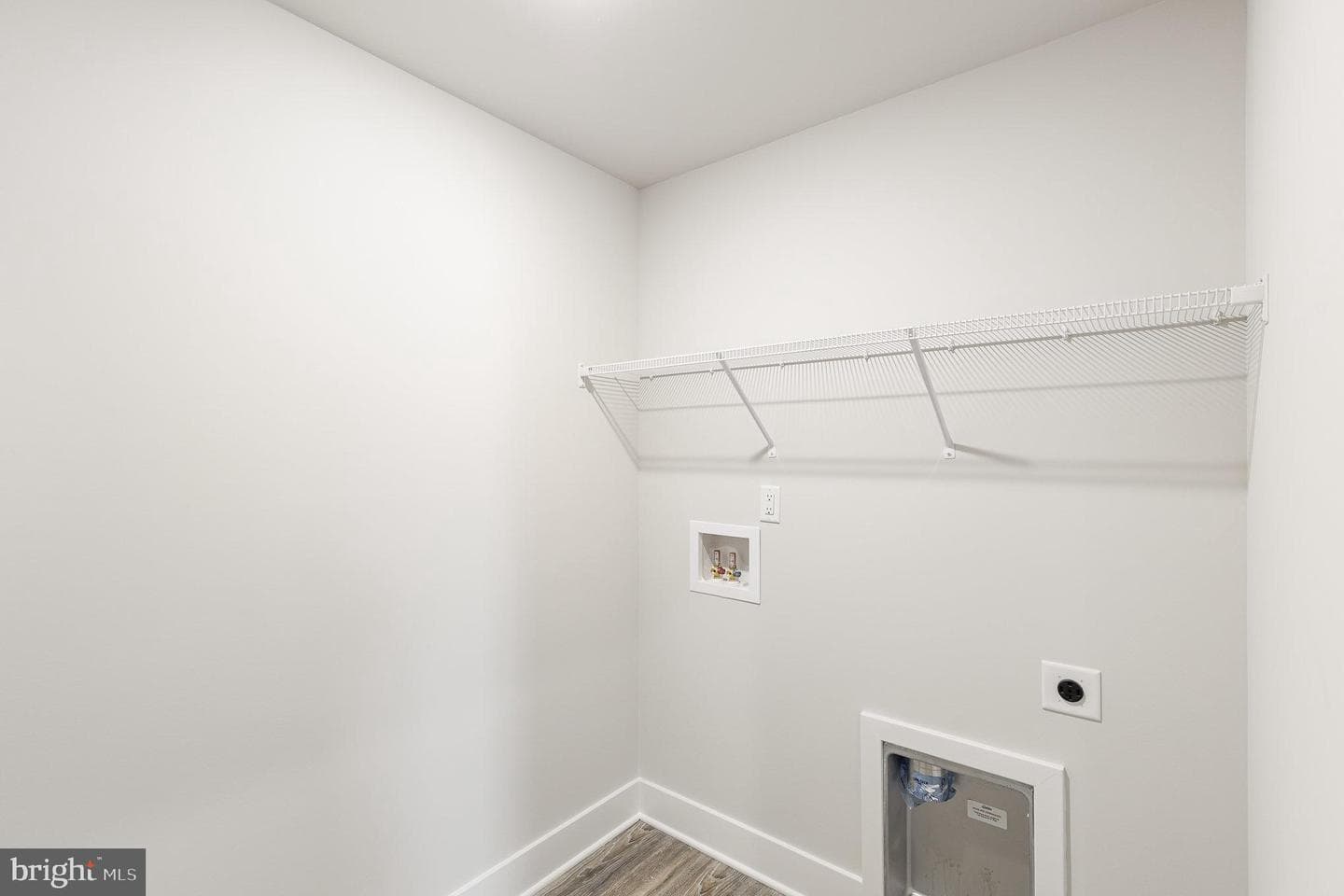 12017 N Dickinson Drive photo 27