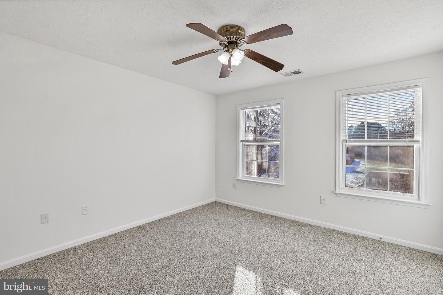 3004 Cahill Street photo 28