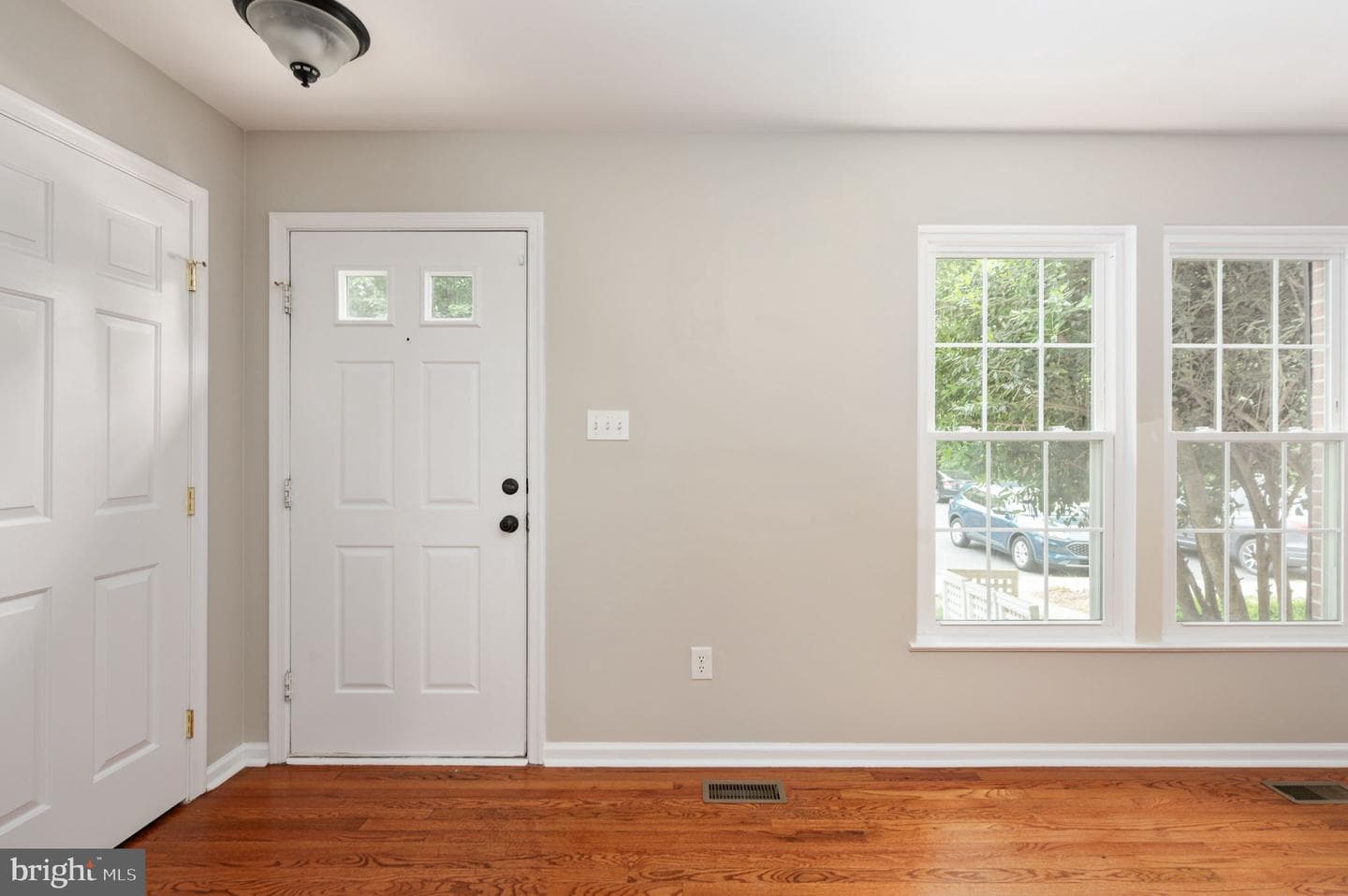 9705 Becker Court photo 5