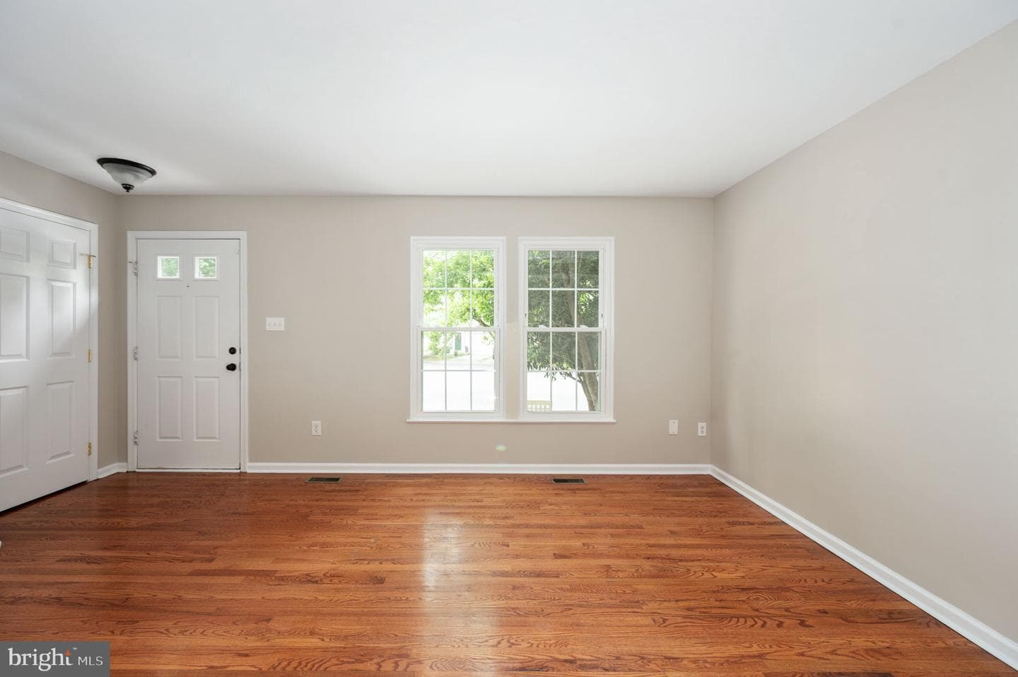 9705 Becker Court photo 8
