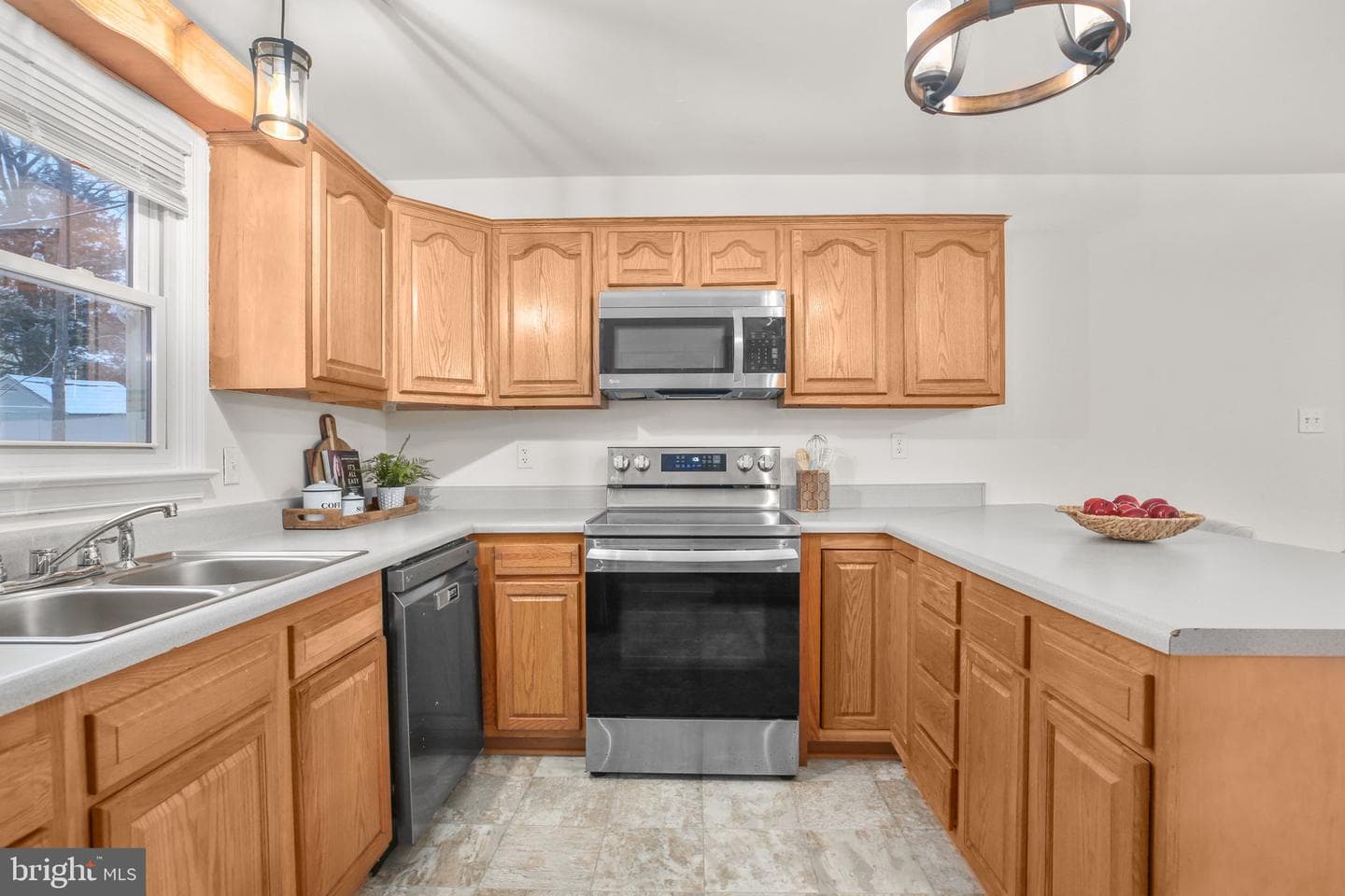 323 Burman Lane photo 8
