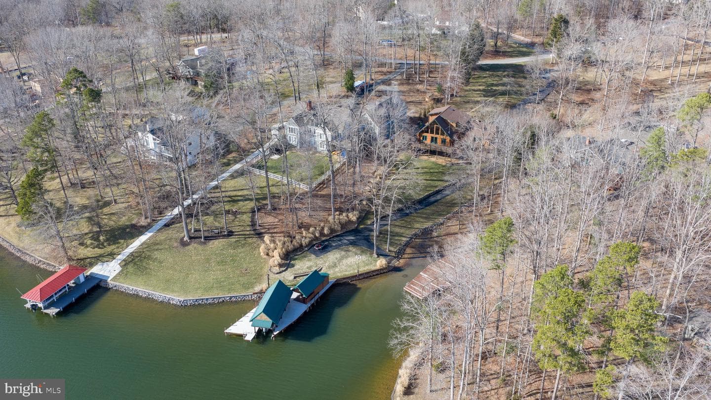 5409 Wyndemere Circle photo 95