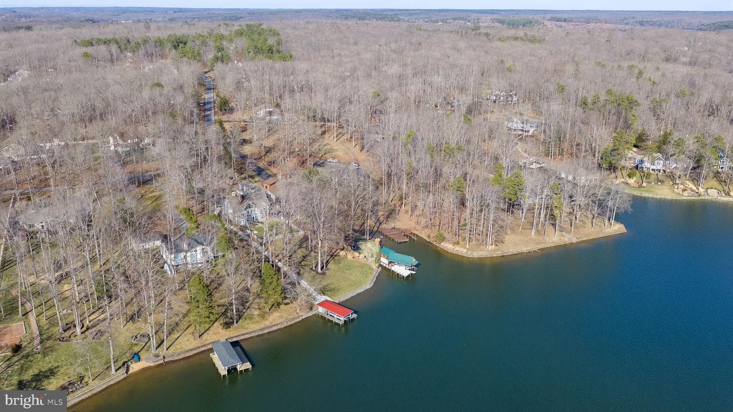 5409 Wyndemere Circle photo 97