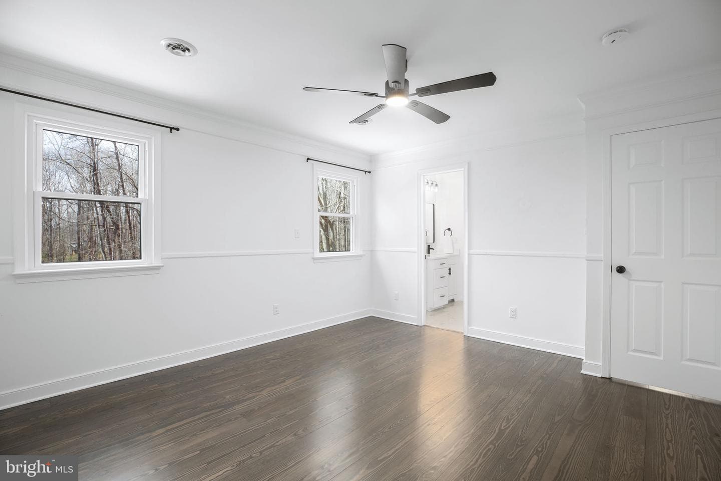 306 Clydesdale Court photo 34