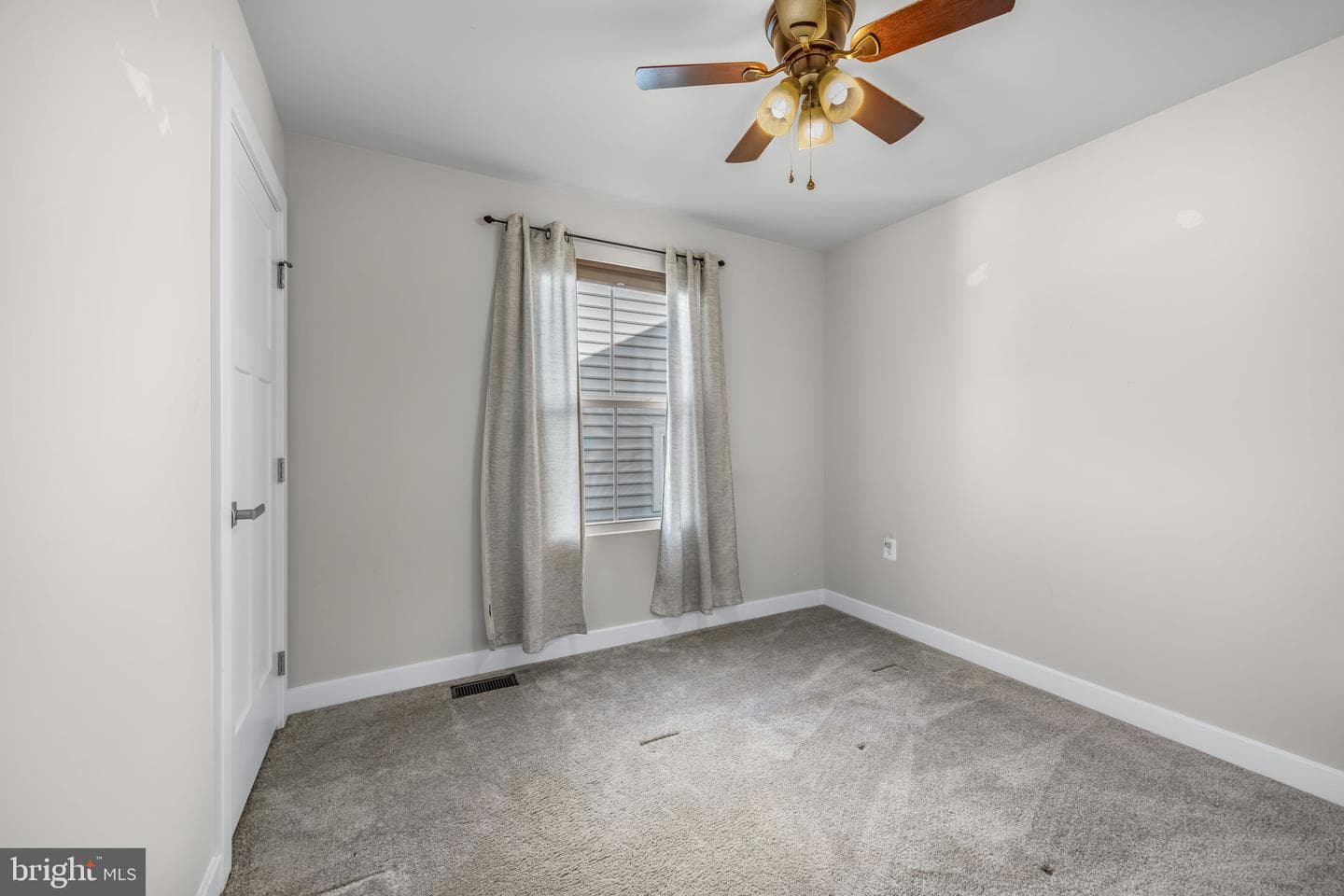7607 Loughton Lane photo 24
