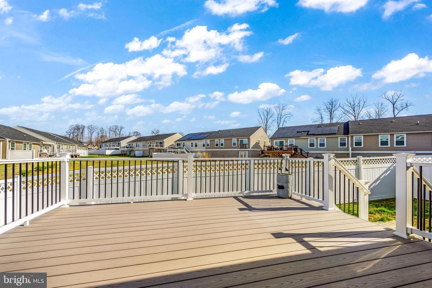 7607 Loughton Lane photo 32