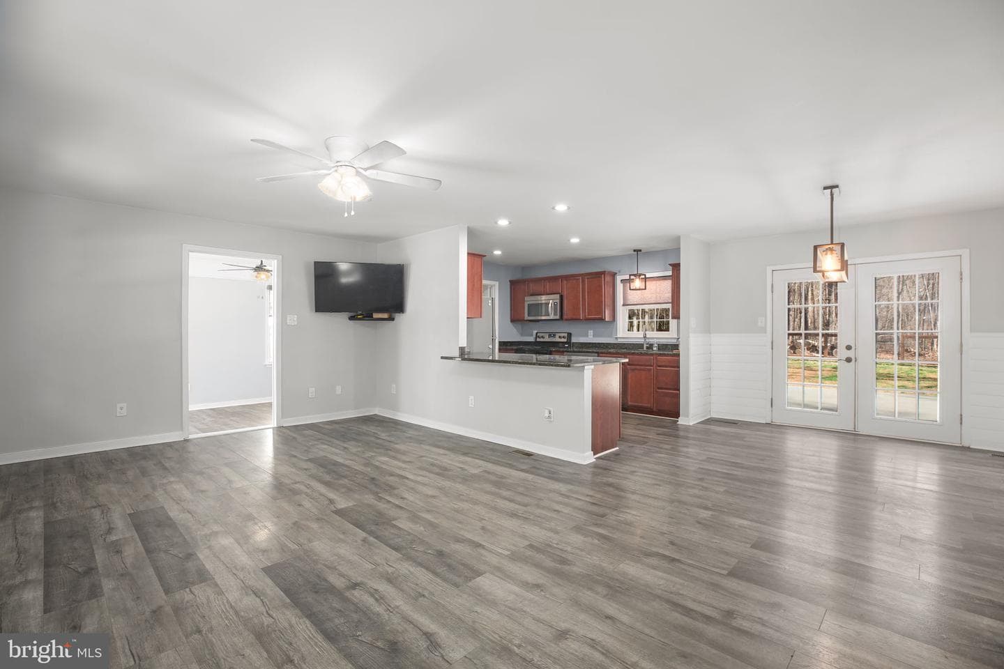 107 Winewood Drive photo 2