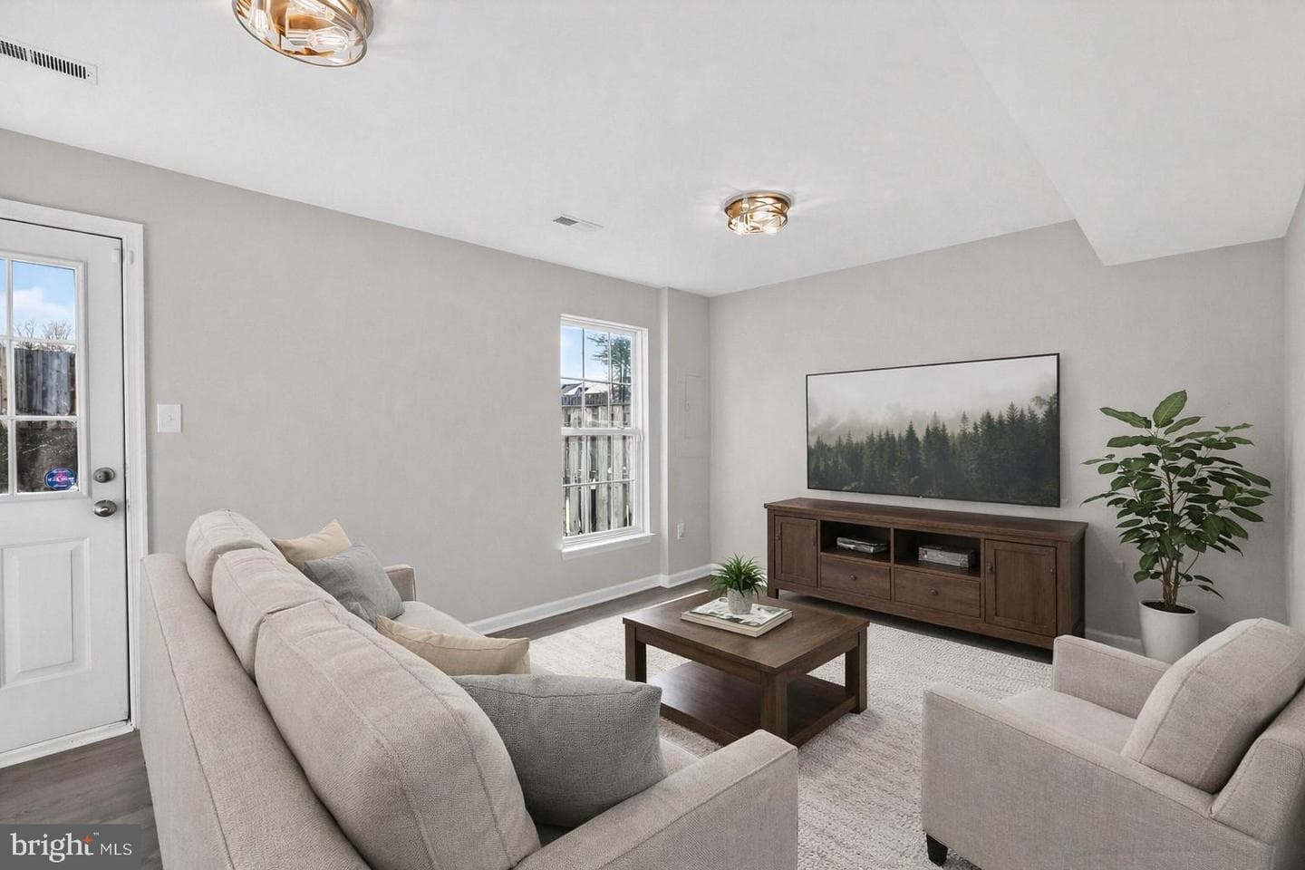 9833 Bartley Court photo 4
