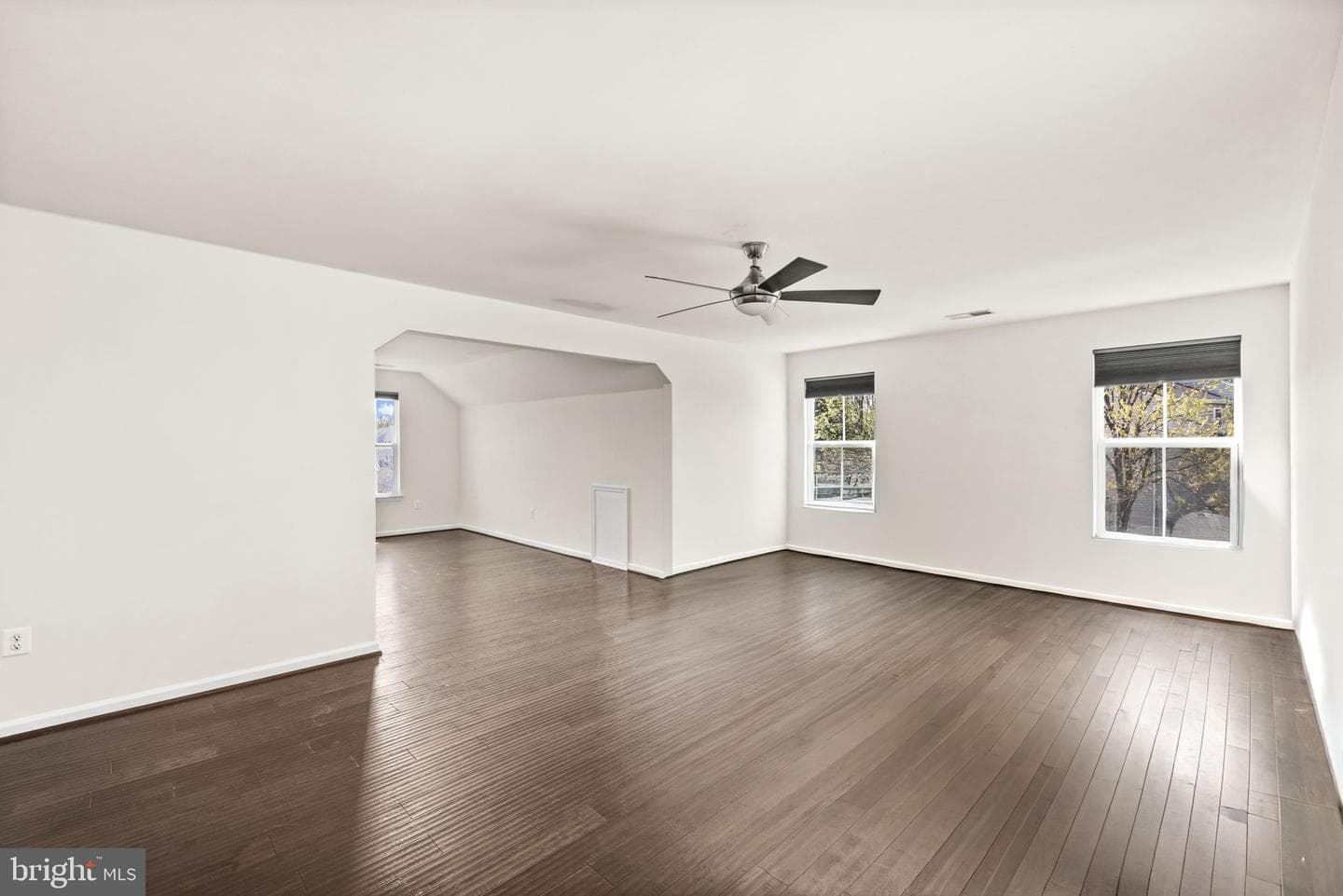 10420 Napoleon Street photo 32