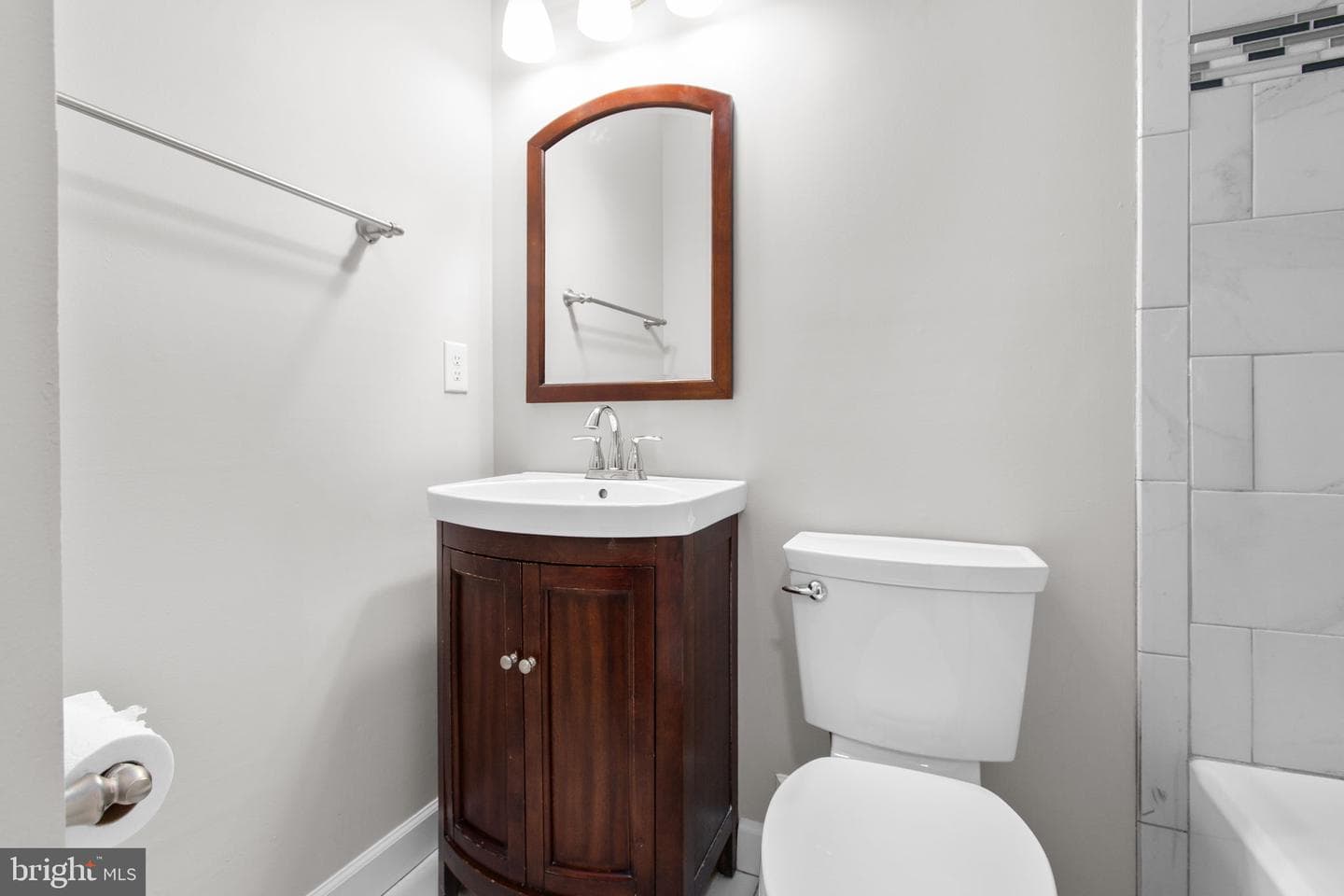433 Albany Street photo 18