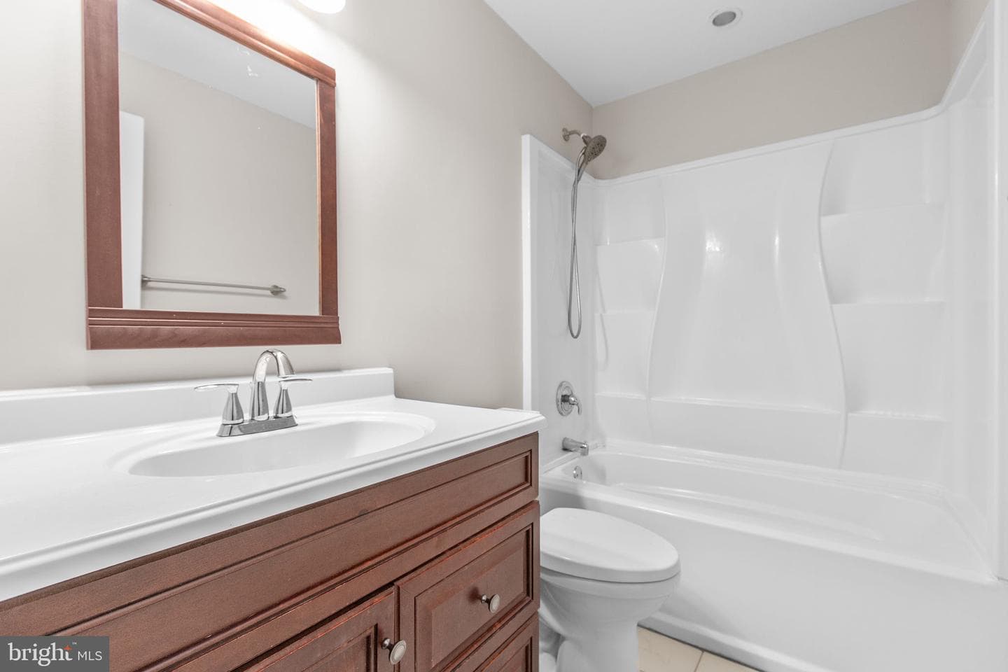 433 Albany Street photo 24