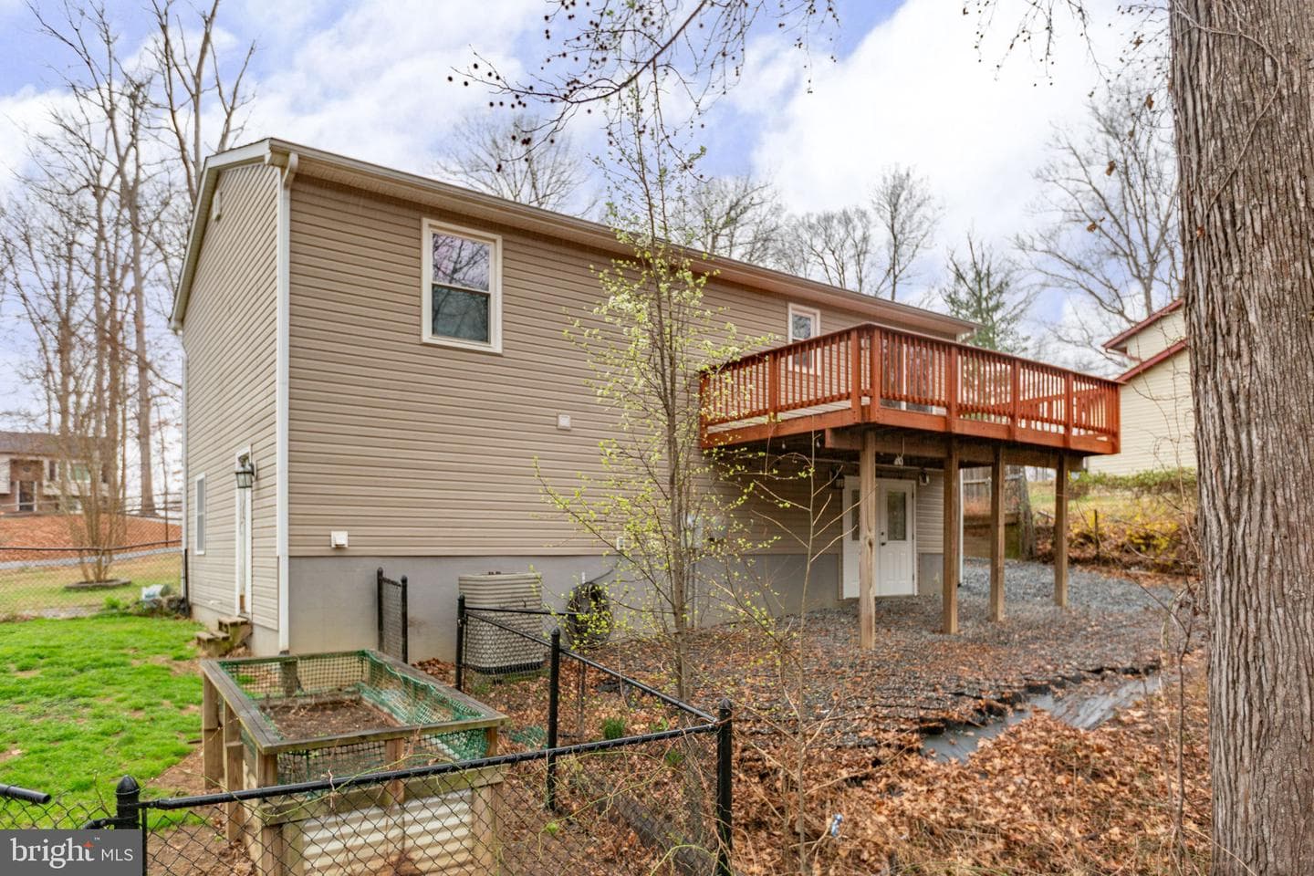 433 Albany Street photo 26