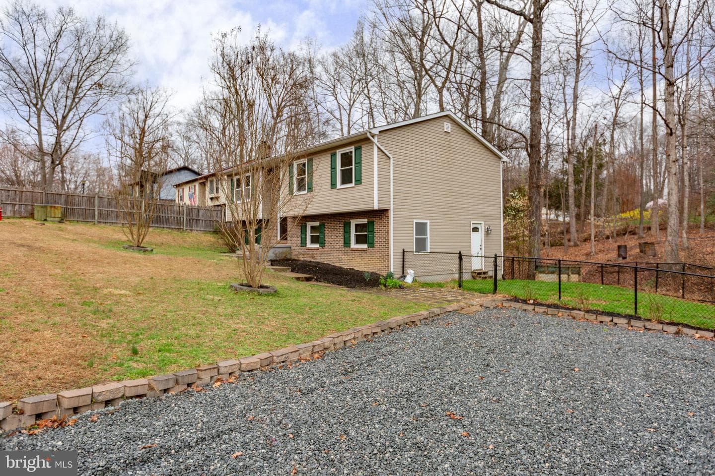 433 Albany Street photo 27