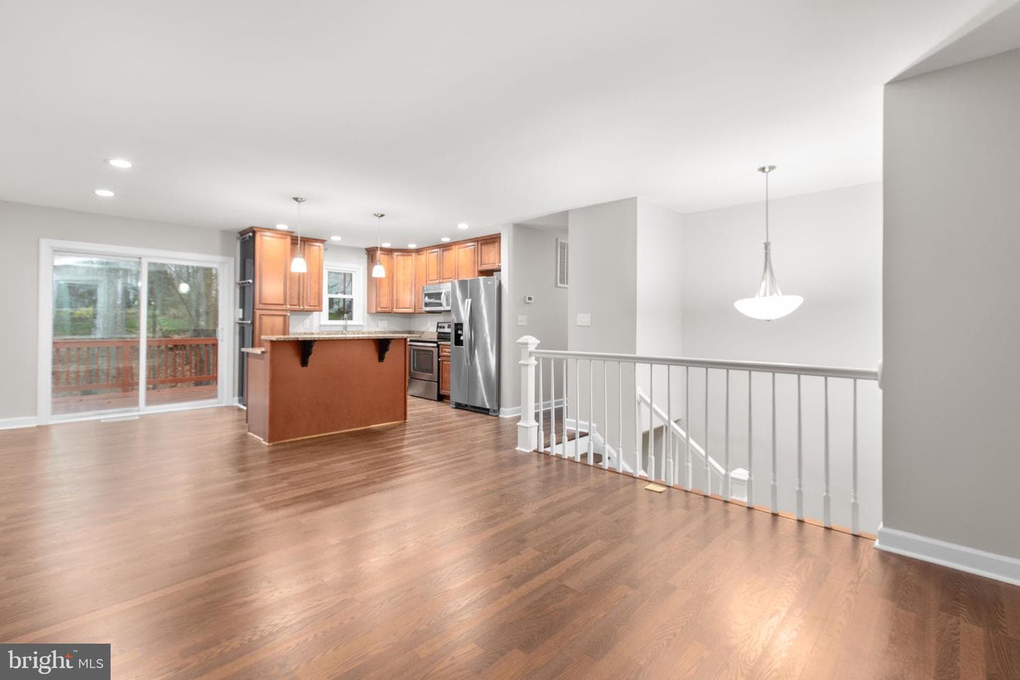 433 Albany Street photo 9