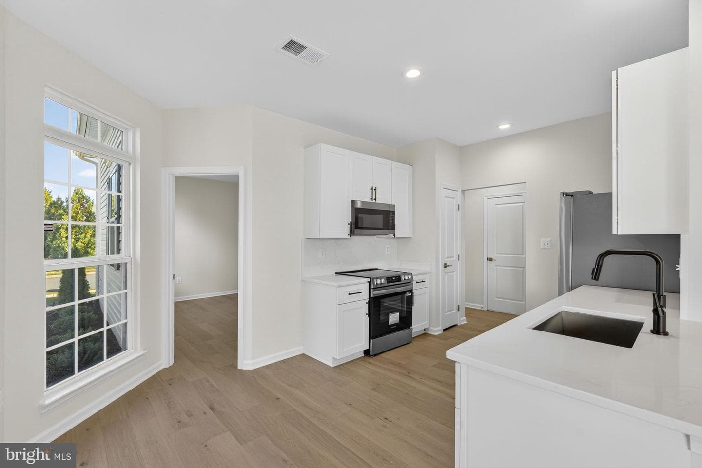 5806 Spring Arbor Lane photo 9