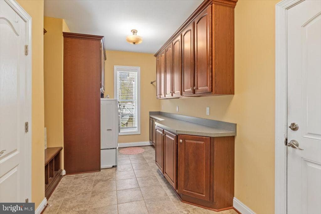 7610 Downstream Court photo 29