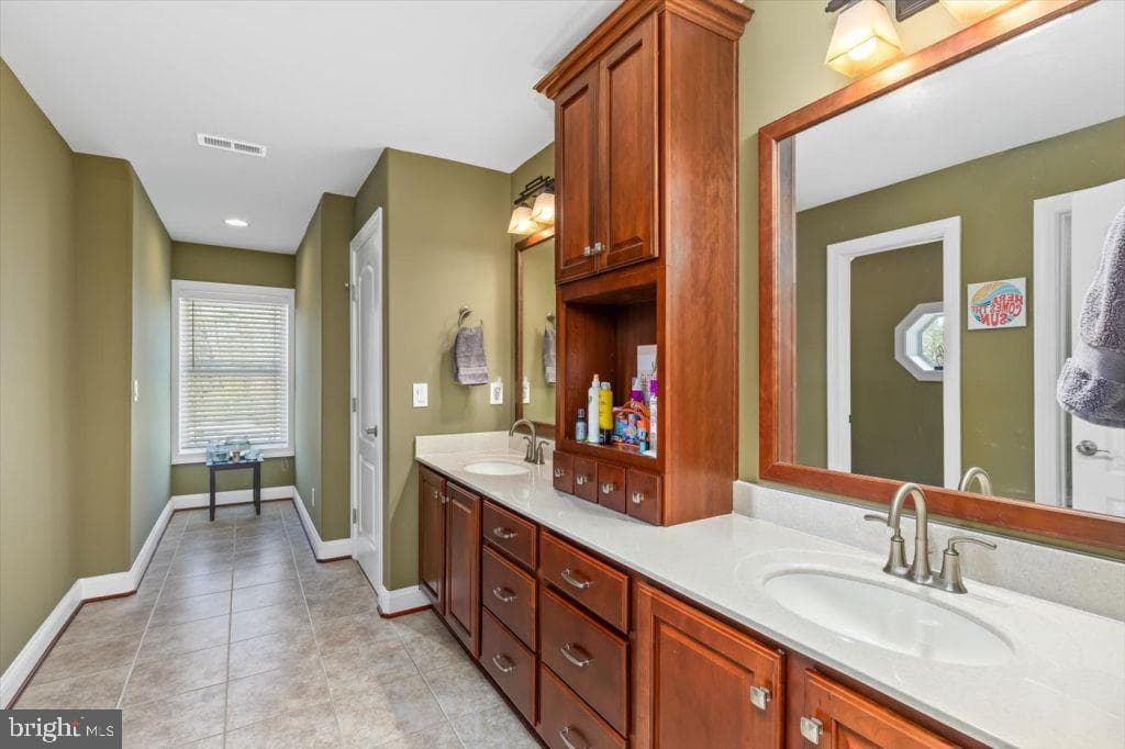 7610 Downstream Court photo 43
