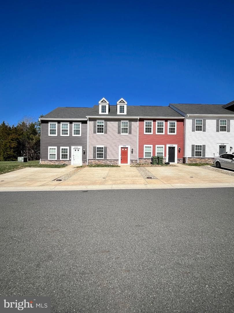 12102 Bowling Farm Court photo 8