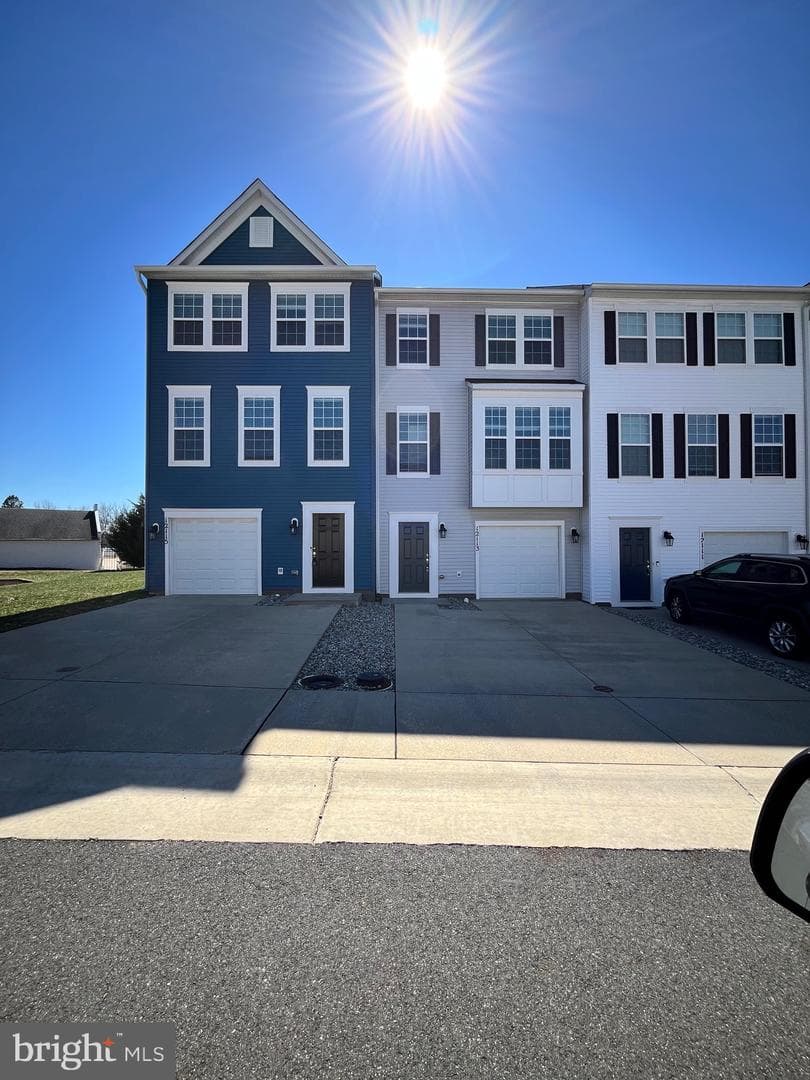12113 Bowling Farm Court photo 2