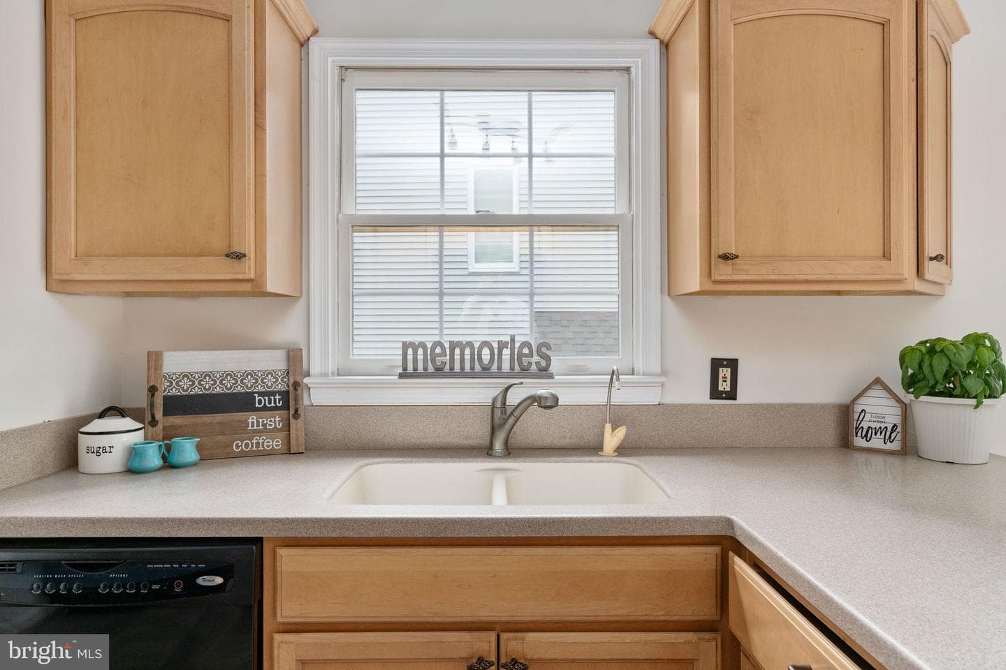 9805 Kenmore Court photo 17