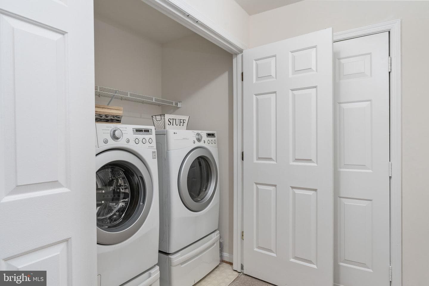 9805 Kenmore Court photo 52