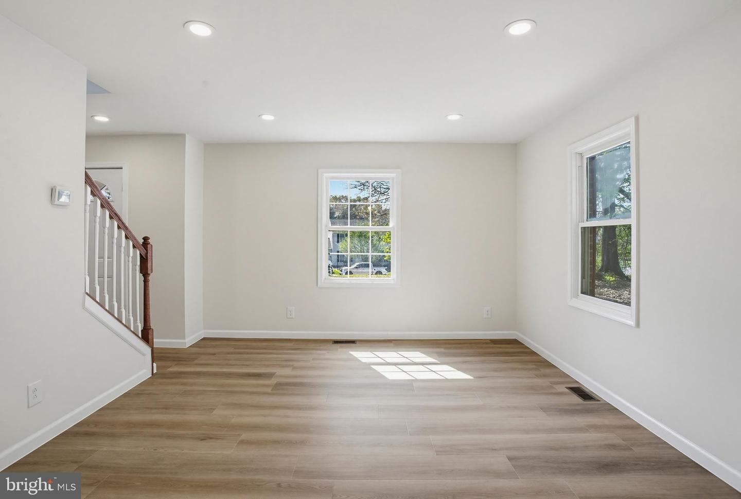 4205 Amelia Drive photo 4
