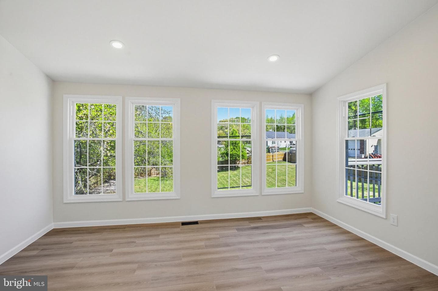 4205 Amelia Drive photo 8