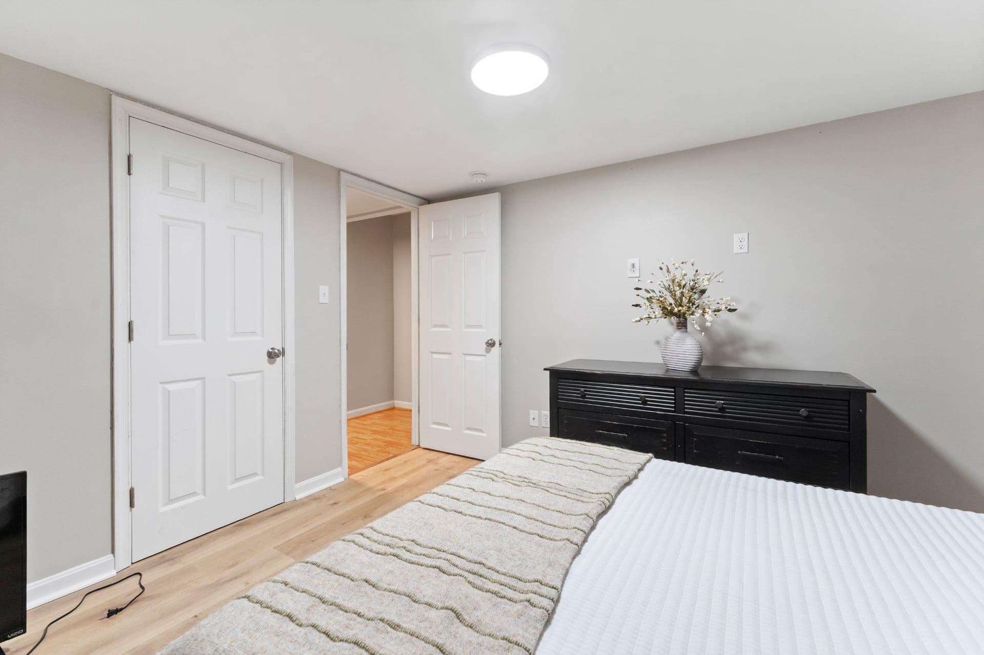 8811 Kent Court photo 35