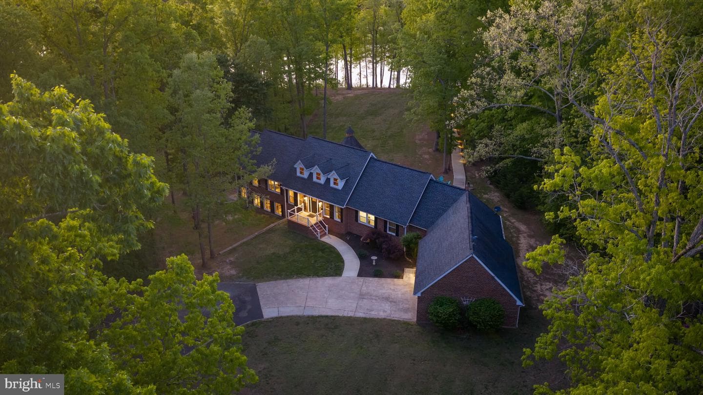 6406 Carter Lane, Mineral