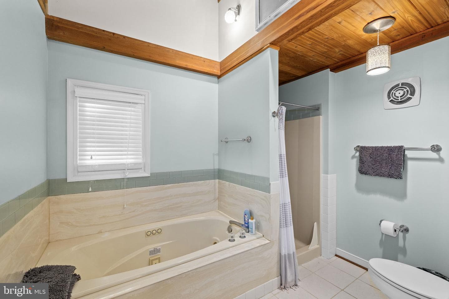 6406 Carter Lane photo 40