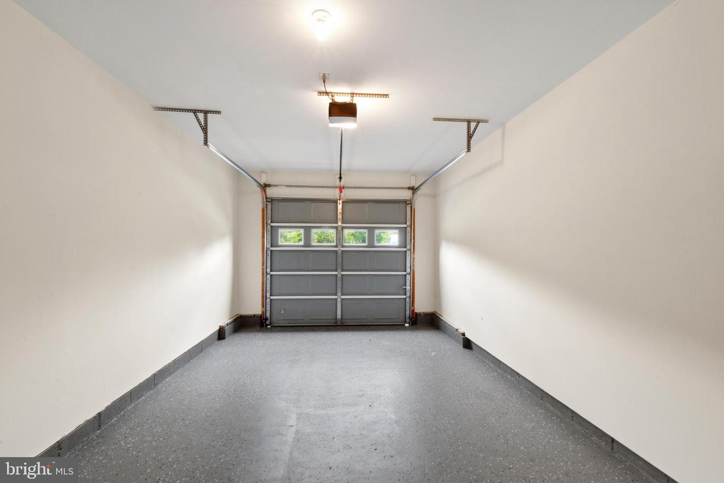 7112 Radford photo 21