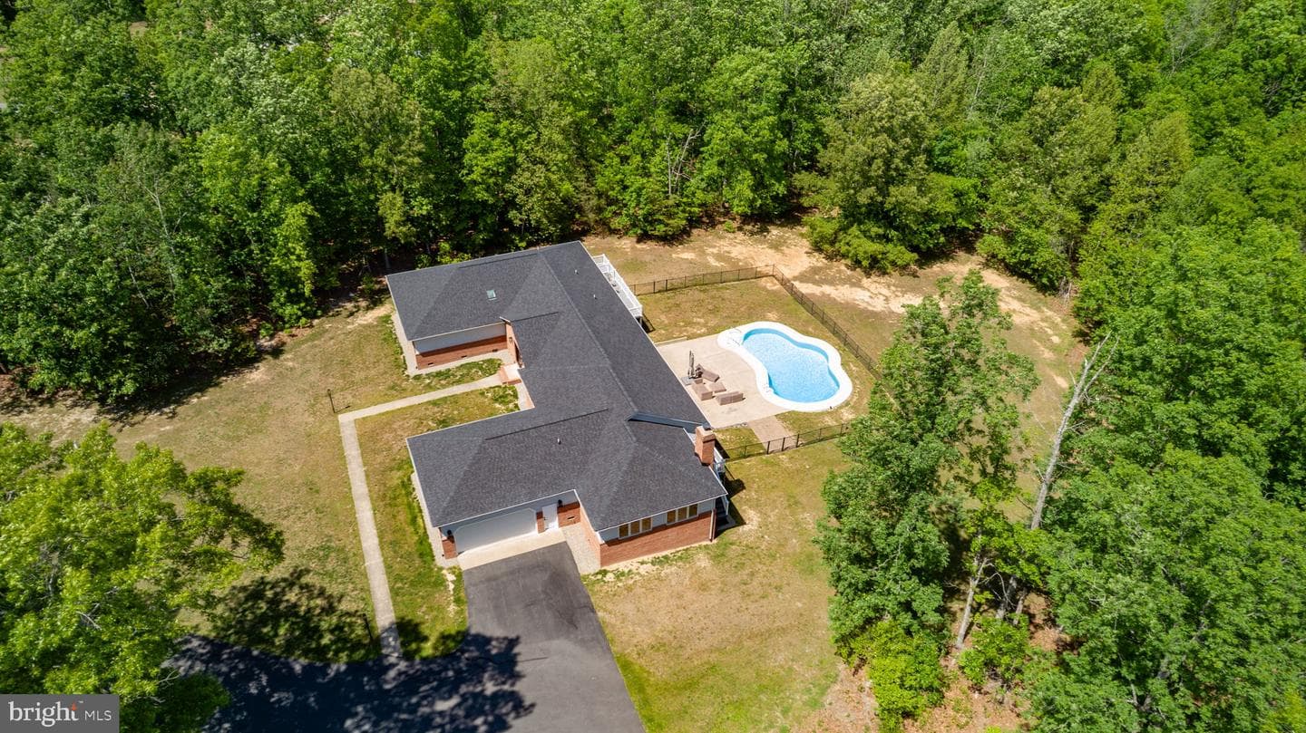 10201 Elys Ford Rd photo 4