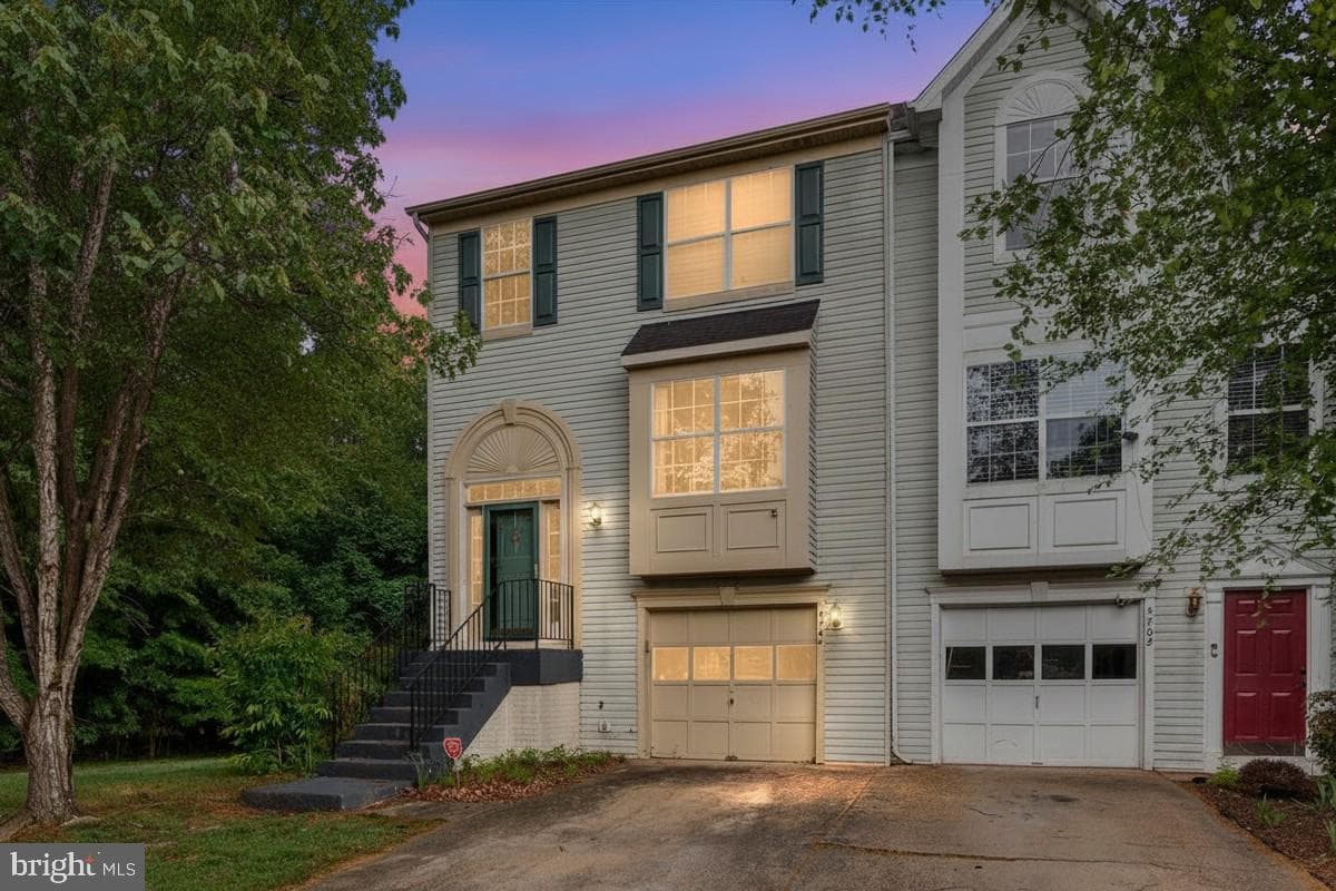 5700 Falls Way Court photo 2
